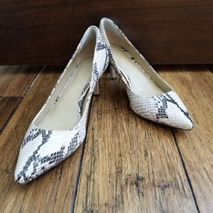 Ann Taylor Low Snakeskin Heel Sz 6.5